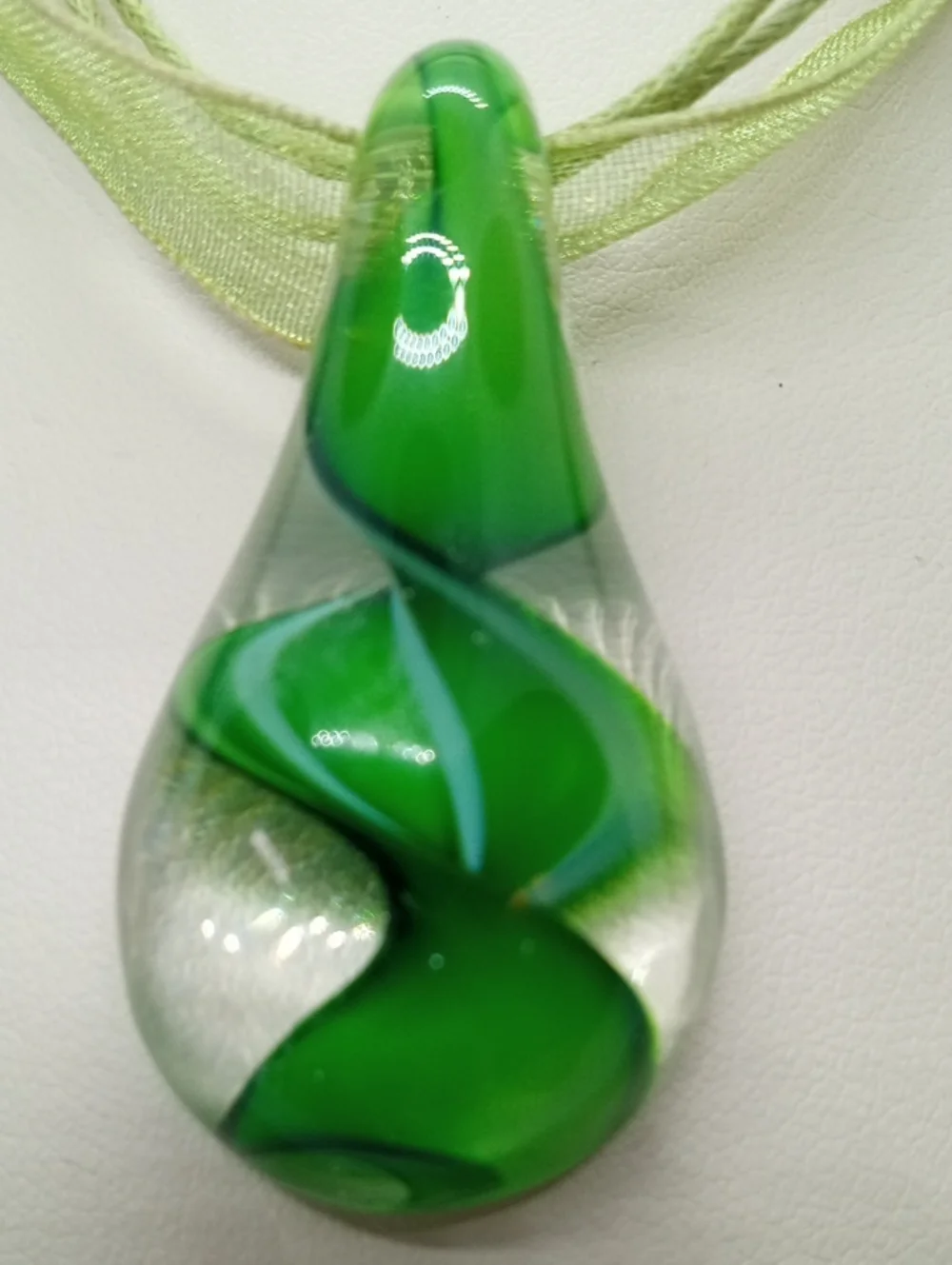 ARTISAM GREEN SWIRL LIFE GLASS DROP - Picture 7 of 7